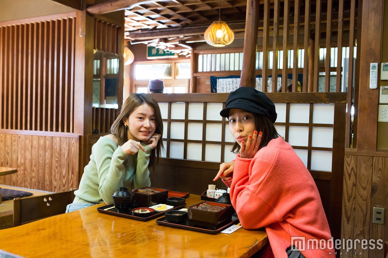 東山物産／モデル：ゆきら、石田一帆（C）モデルプレス