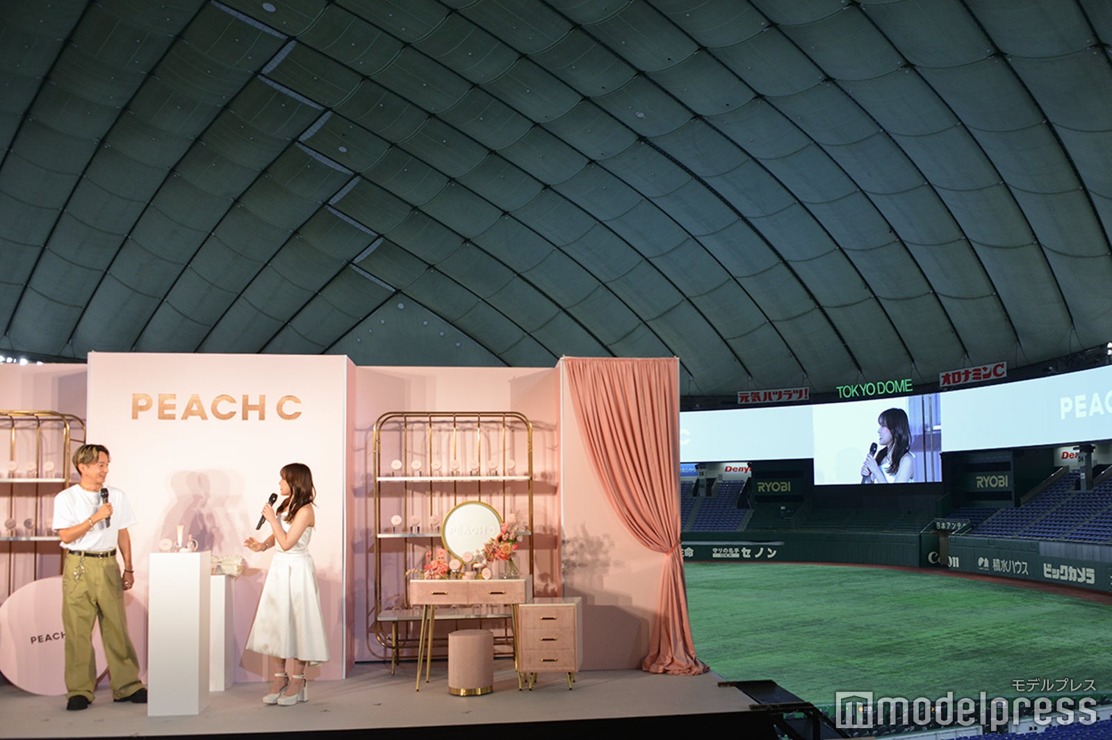 東京ドームで行われた「PEACH C」新製品発表会の様子（C）モデルプレス