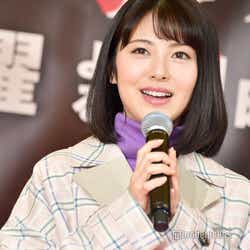 モデルプレス - 浜辺美波の“可愛さ”絶賛 “座長として心掛けていること”明かしツッコまれる<アリバイ崩し承ります>