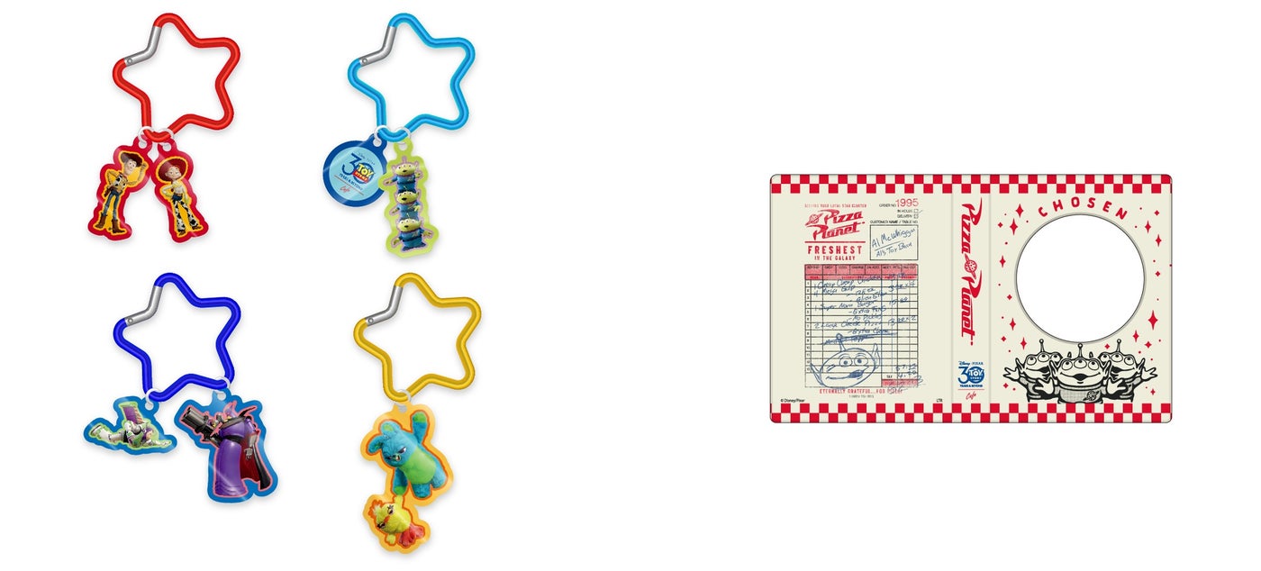 カラビナチャーム（全4種）税込各1,320円、カードホルダー税込1,650円（C）Disney/Pixar （C）Just Play,LLC Mr.Potato Head &amp; Mrs. Potato Head are trademarks of Hasbro used with permission.  （C）Hasbro. All Rights Reserved.