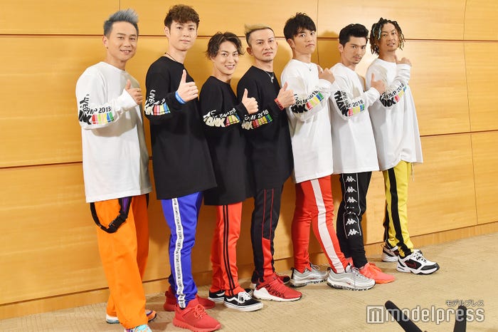 DA PUMP(左から)KIMI、YORI、DAICHI、ISSA、KENZO、U-YEAH、TOMO(C)モデルプレス