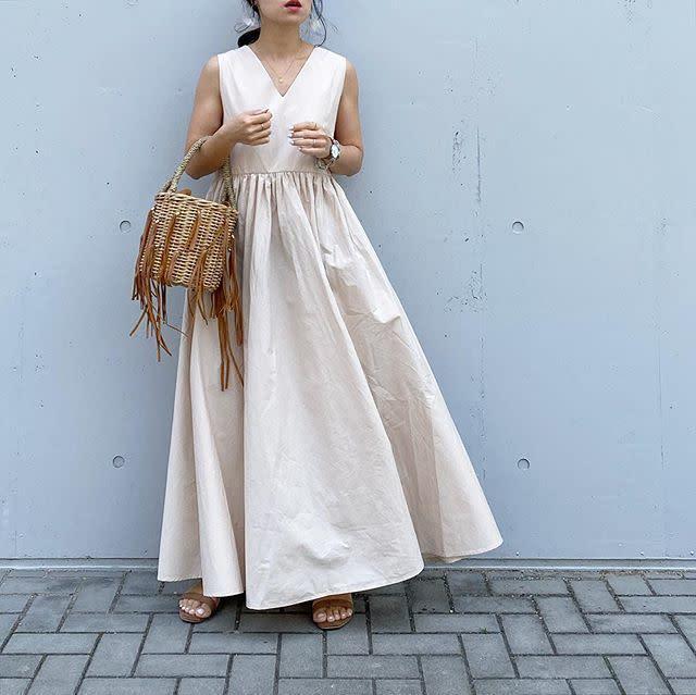 夏の白ワンピース 大人にも似合う 30代 50代のおしゃれな白ワンピースコーデ10選 モデルプレス
