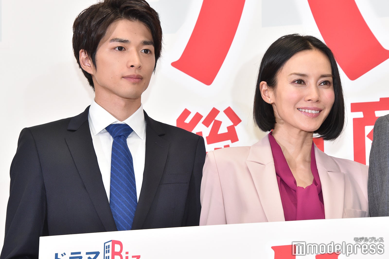 白洲迅、中谷美紀（C）モデルプレス