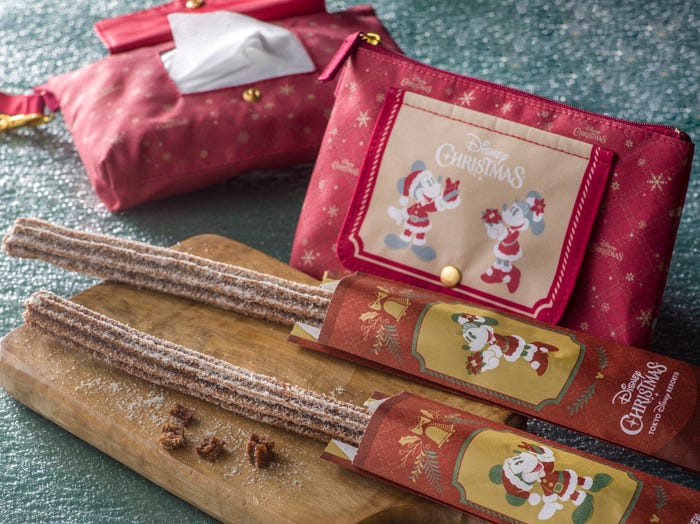 チョコレートチュロス、スーベニアおてふきキャリー付き1,400円(C)Disney