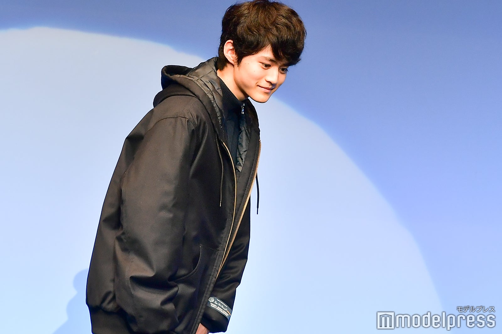 発表時の鈴鹿央士 （C）モデルプレス