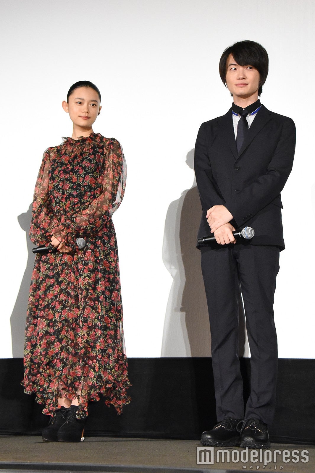 杉咲花、神木隆之介（C）モデルプレス