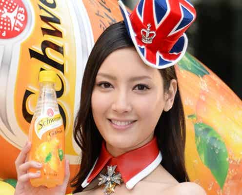 菜々緒、谷間チラリSEXY衣装で美脚魅せ ウーマン村本は土下座でスカート覗き見