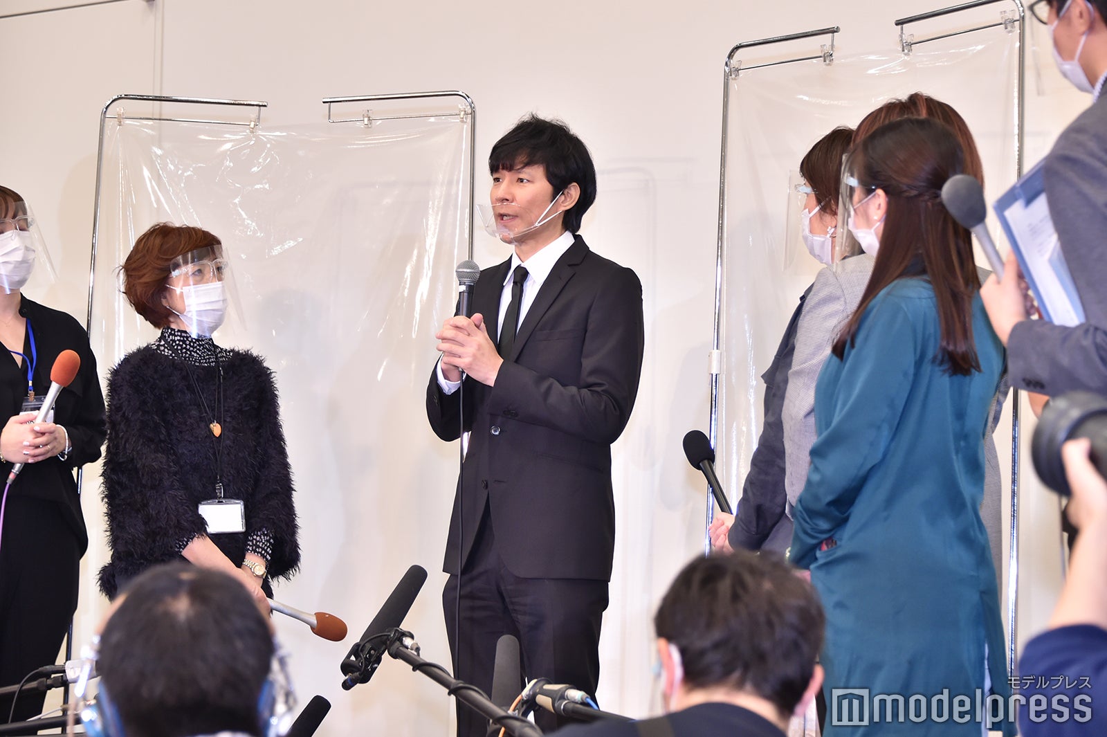 渡部建謝罪会見 （C）モデルプレス