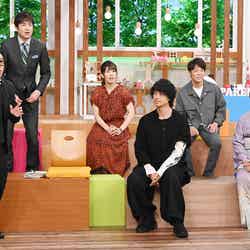 （前列左から）宮川大輔、斎藤工、IKKO（後列左から）羽鳥慎一、吉田沙保里、陣内智則（C）日本テレビ