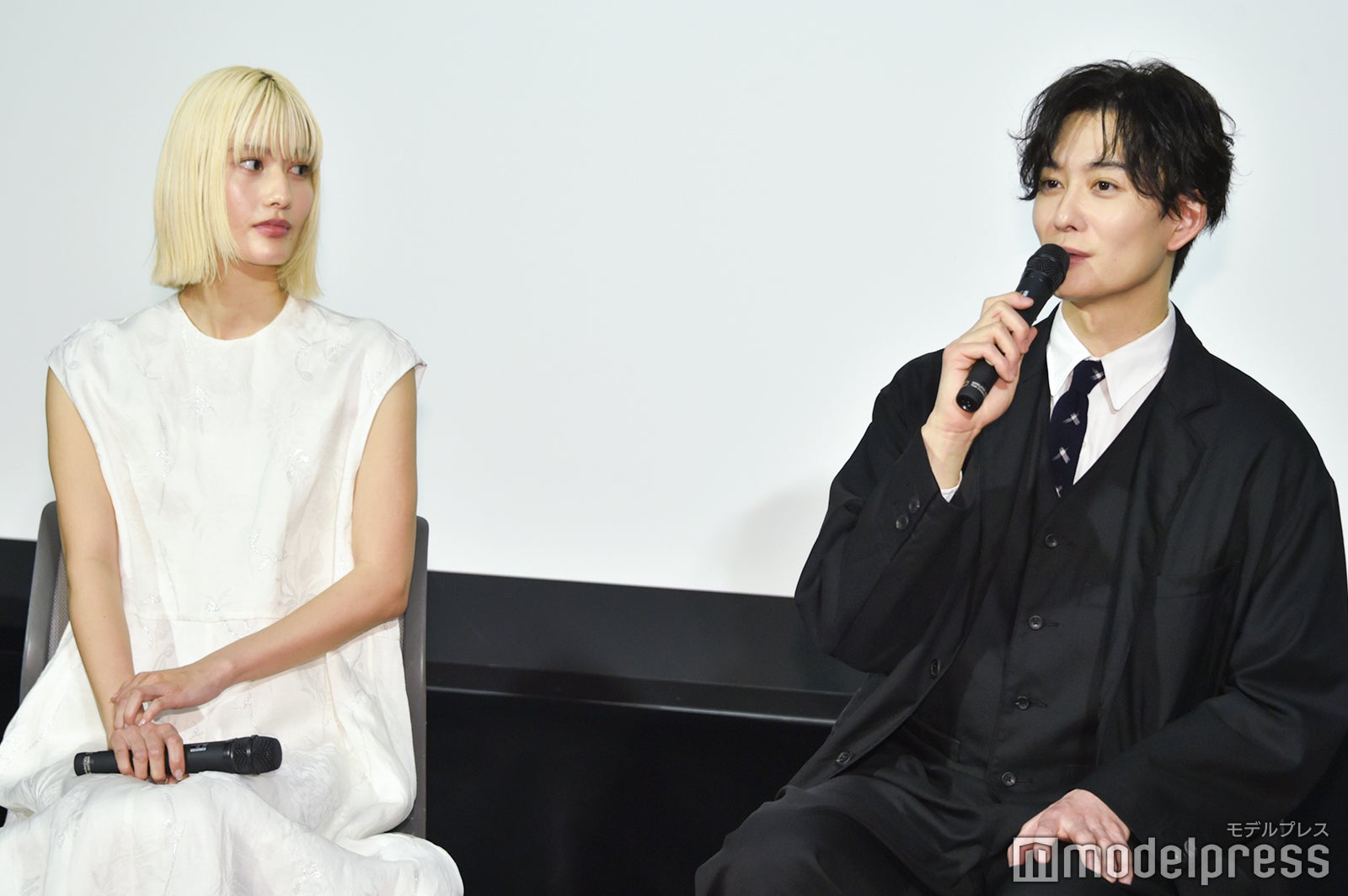 橋本愛、岡田将生（C）モデルプレス