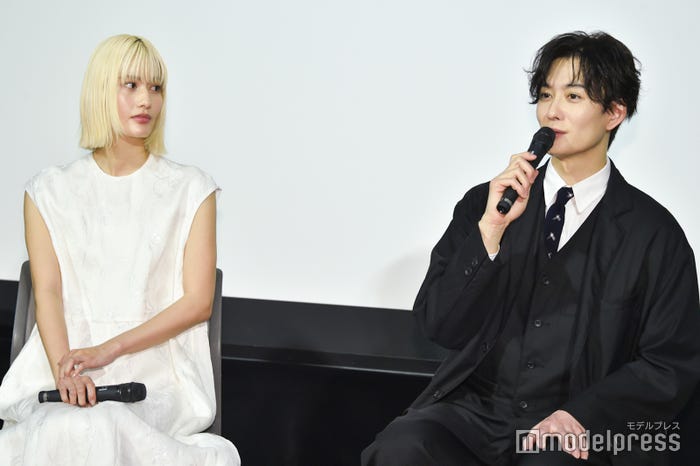 橋本愛、岡田将生(C)モデルプレス