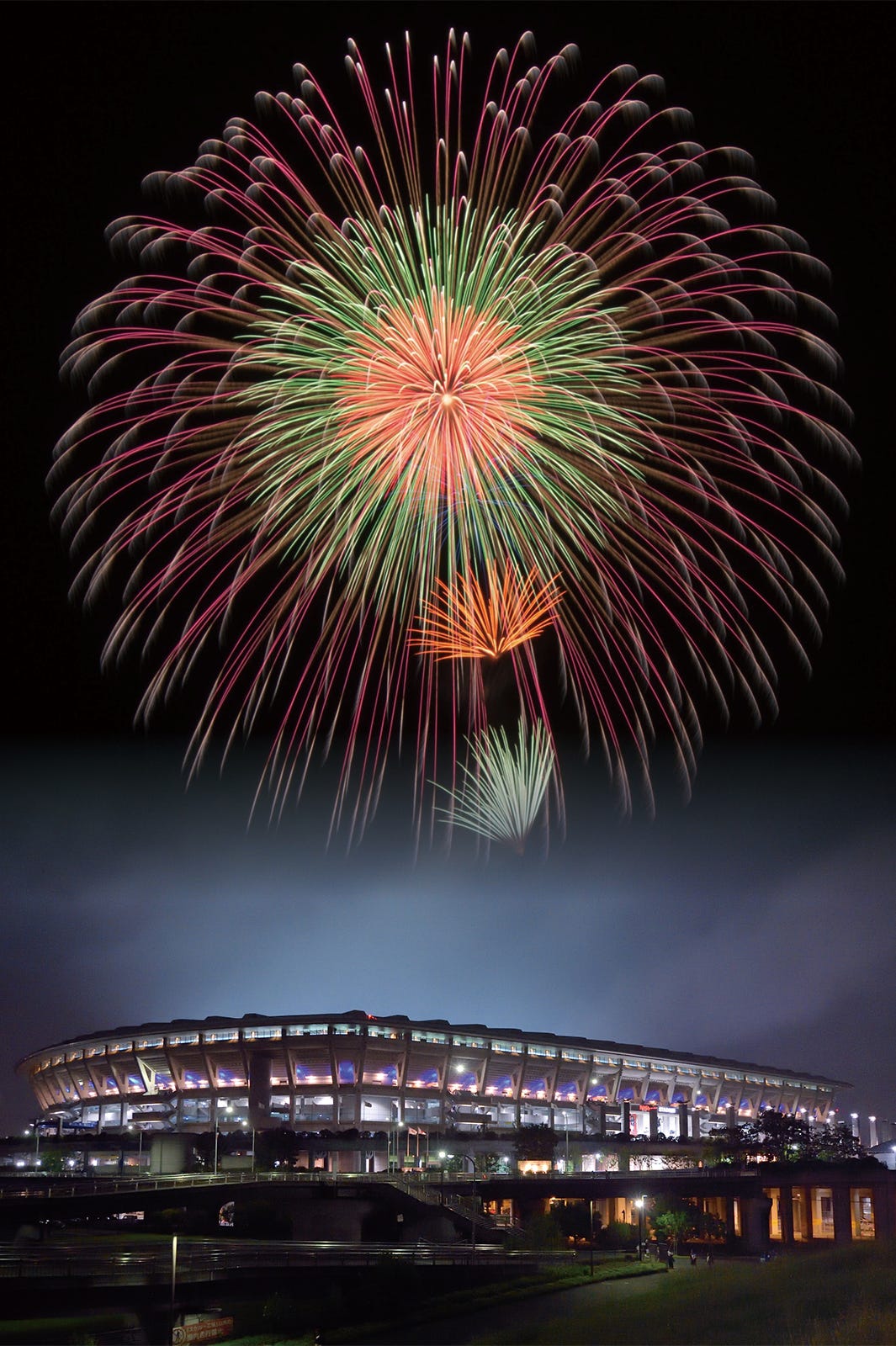 花火×音楽が融合「新横浜花火大会2018」初開催、バンドの生ライブも