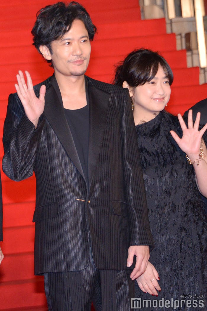 稲垣吾郎、池脇千鶴(C)モデルプレス