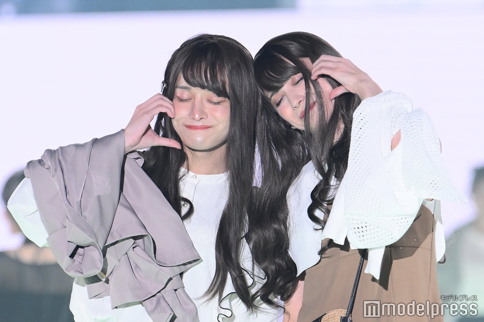 人気TikTokerりょうりょま、“完璧すぎる”女装姿に会場ざわつく＜関西コレクション 2023 S／S＞