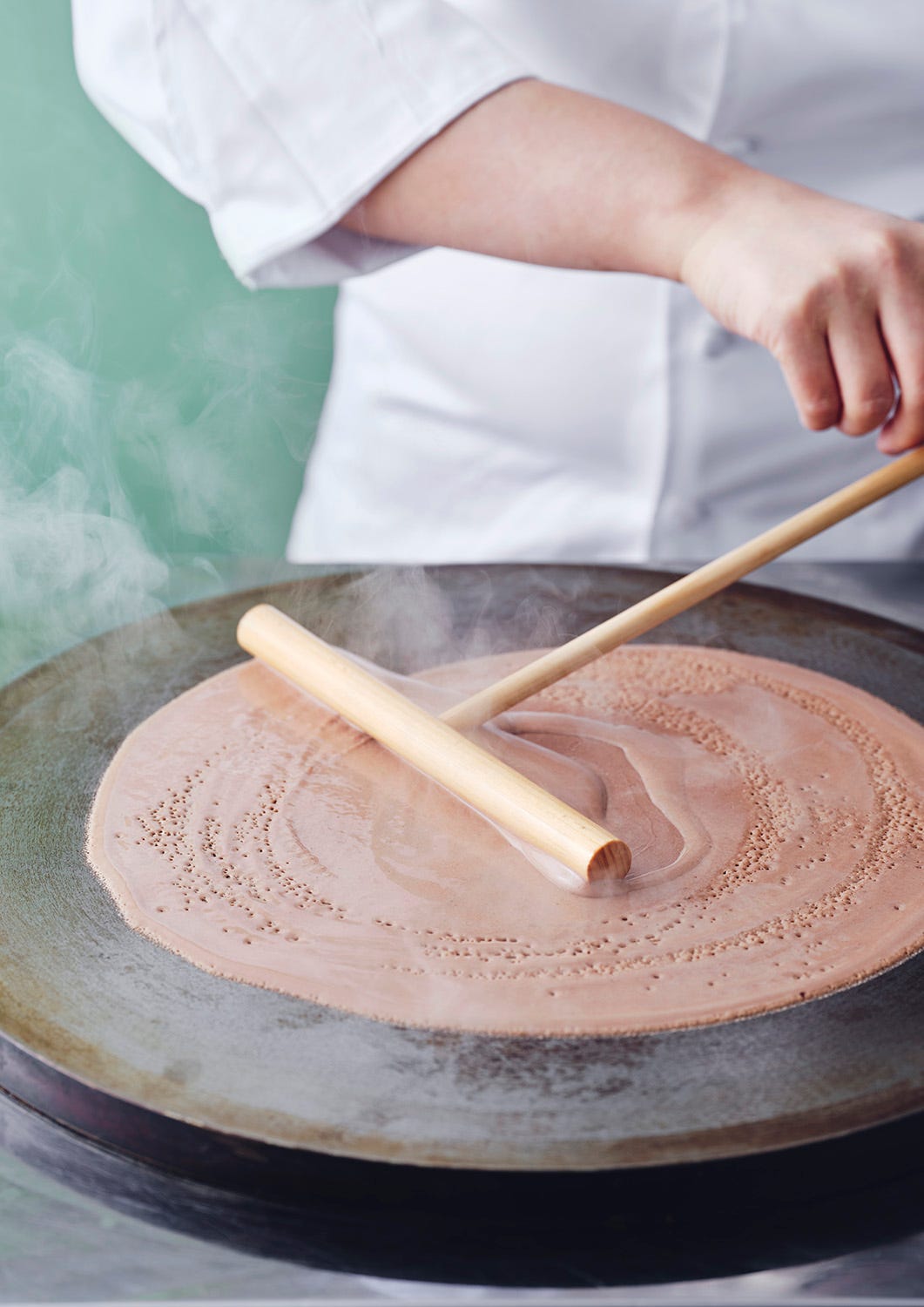 ゴディバのクレープ屋「ゴディバ クレープ」カカオ×バターの風味溶け込むフレンチクレープ8種