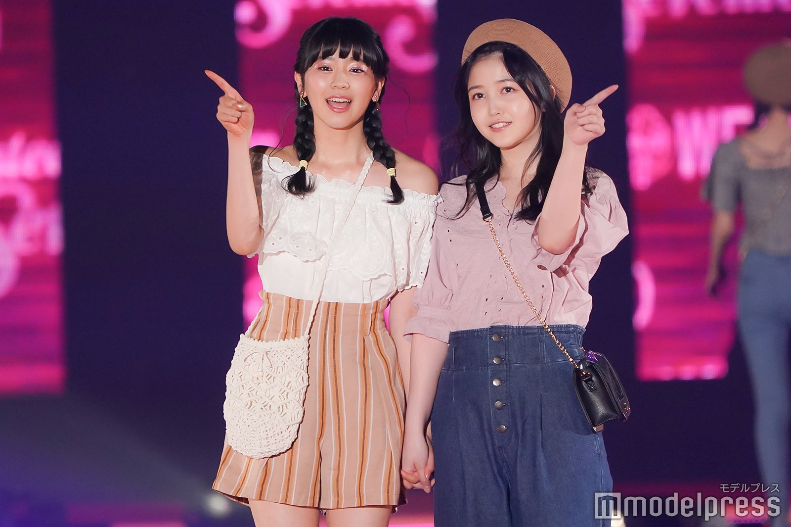 坂井仁香、久保史緒里 （C）モデルプレス