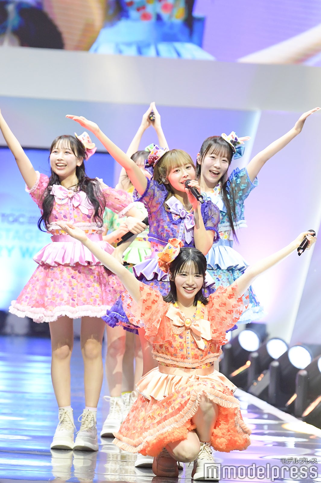 FRUITS ZIPPER（C）モデルプレス