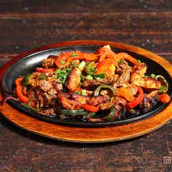ボリューム満点のFAJITAS(ファヒータ)$17.95