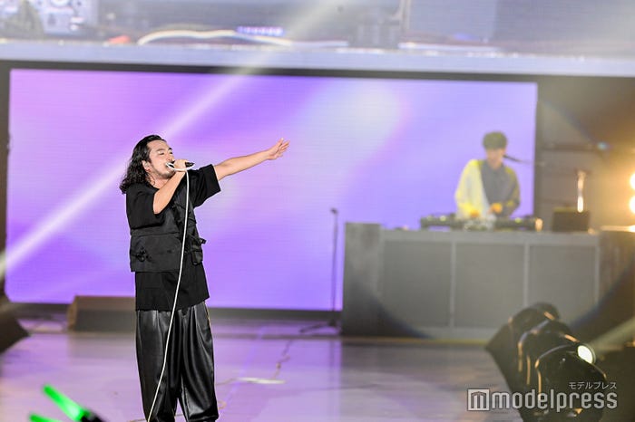 Creepy Nuts(C)モデルプレス