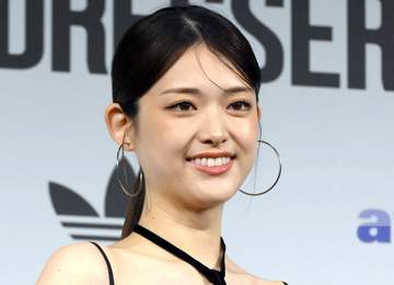 「復帰はえーな！？」「育休いつしてたん？？」松村沙友理 3月に第1子出産発表からスピード復帰で真っ赤なエプロン姿にファン驚き