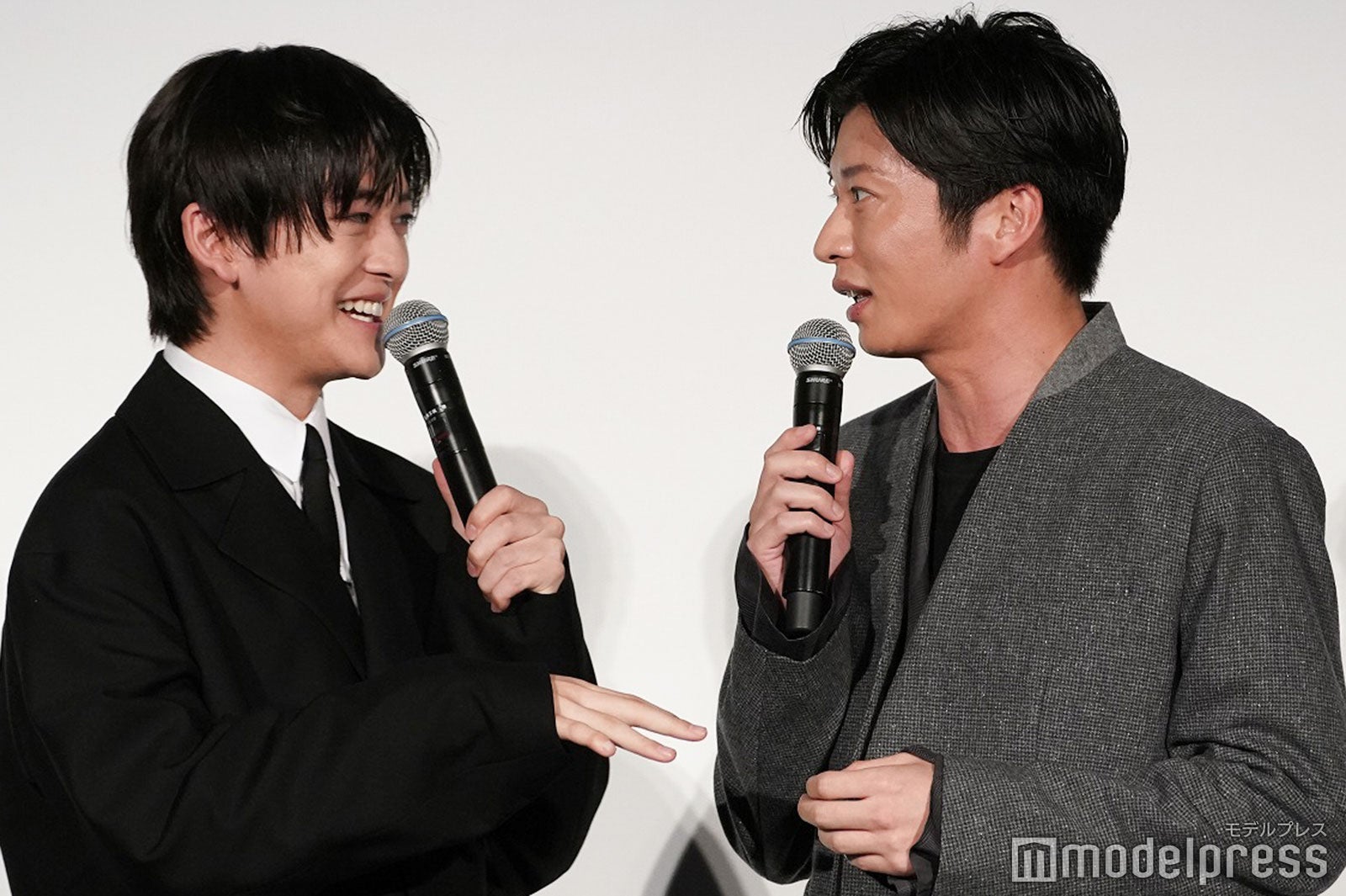 高橋文哉、田中圭（C）モデルプレス