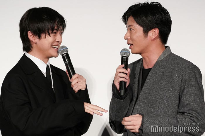 高橋文哉、田中圭(C)モデルプレス