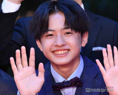 関西ジャニーズJr.“Boys be”池川侑希弥、レッドカーペットで笑顔輝く 「雑魚どもよ、大志を抱け!」で映画初主演<第35回東京国際映画祭>