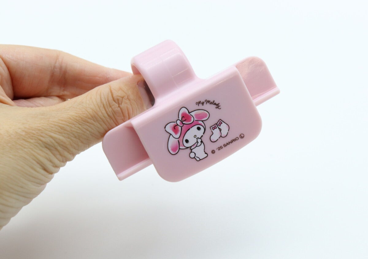 自立しにくいアレを吊るして管理！いい仕事してくれる100均フック