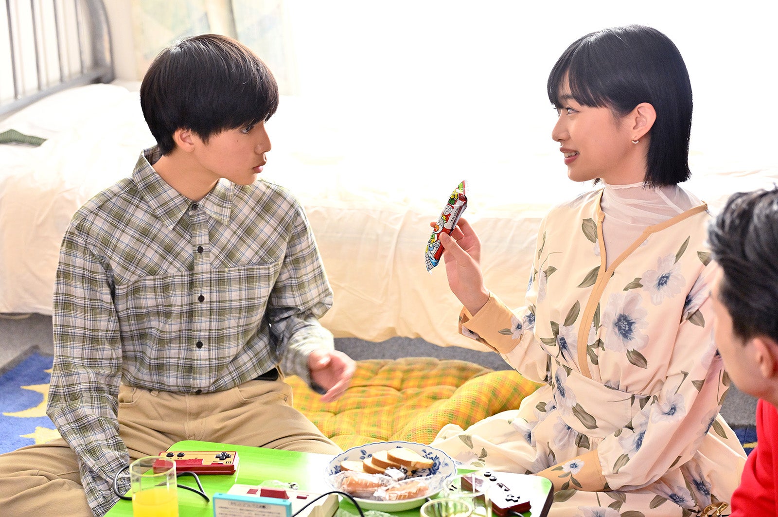 榎本司、河合優実「不適切にもほどがある！」第7話より（C）TBS