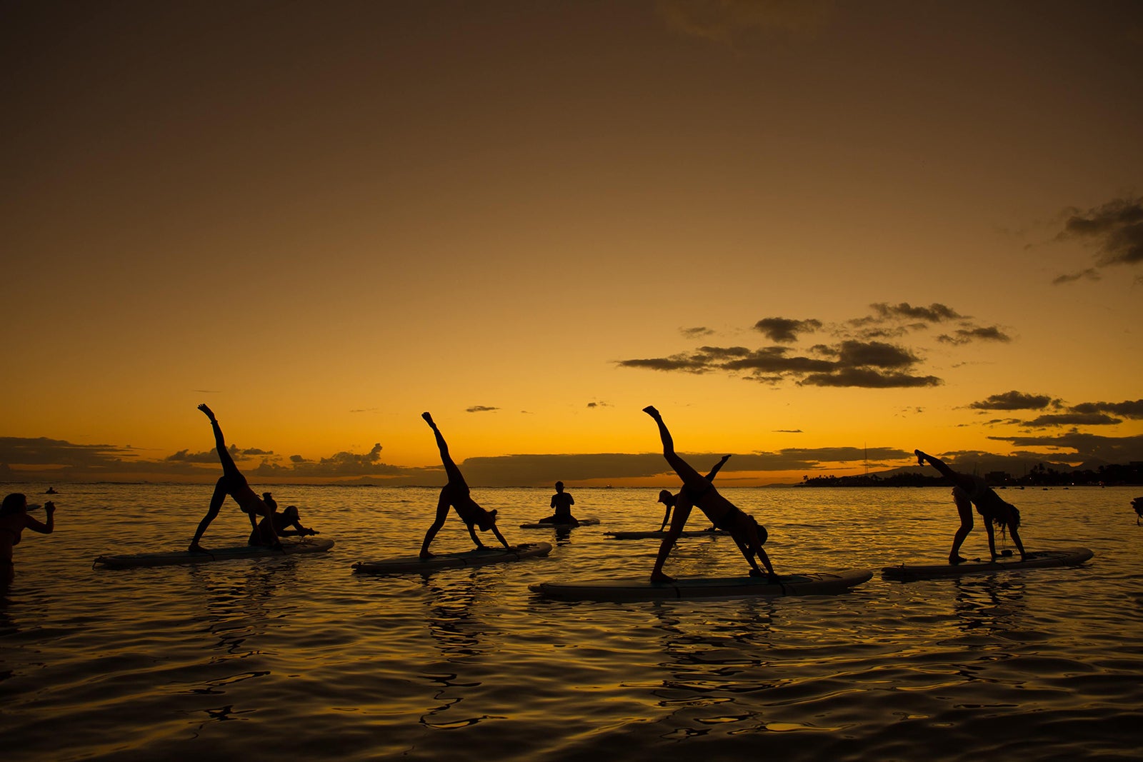 絶景ビーチでヨガ体験
