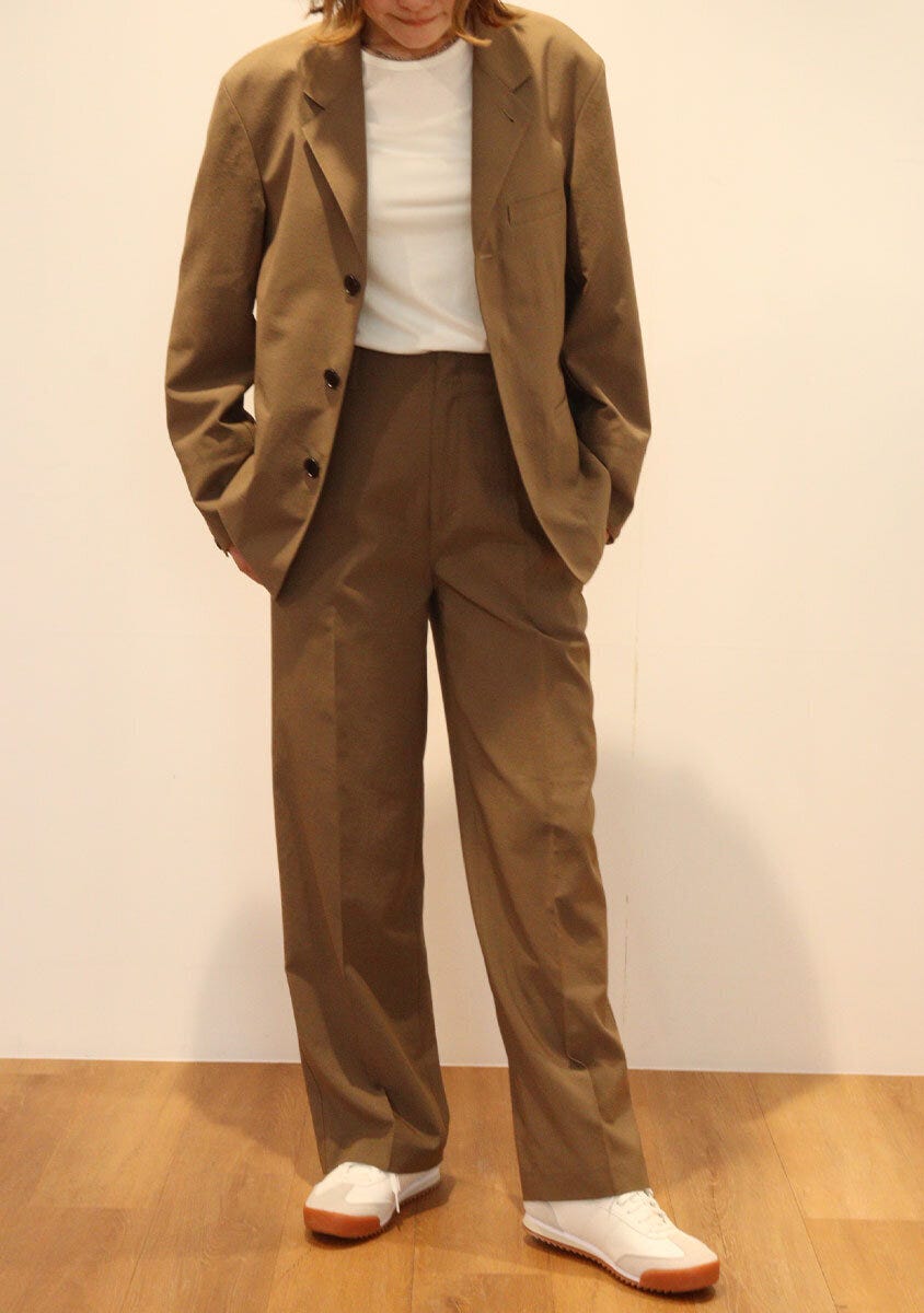 ユニクロユー　ハイライズ　ストレートパンツ　コーデ　セットアップ