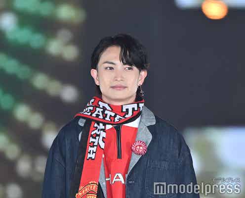 綱啓永「ギリハッピー」に合わせノリノリ マフラー巻き冬を先取り【GirlsAward 2024AW】