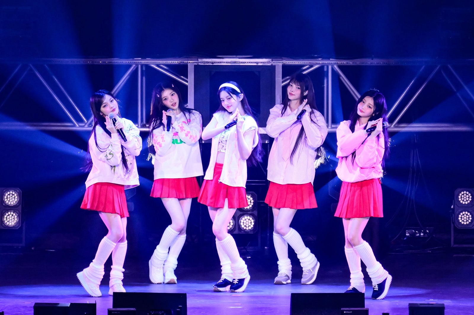 ILLIT（C）「BEAT AX Vol.6」製作委員会