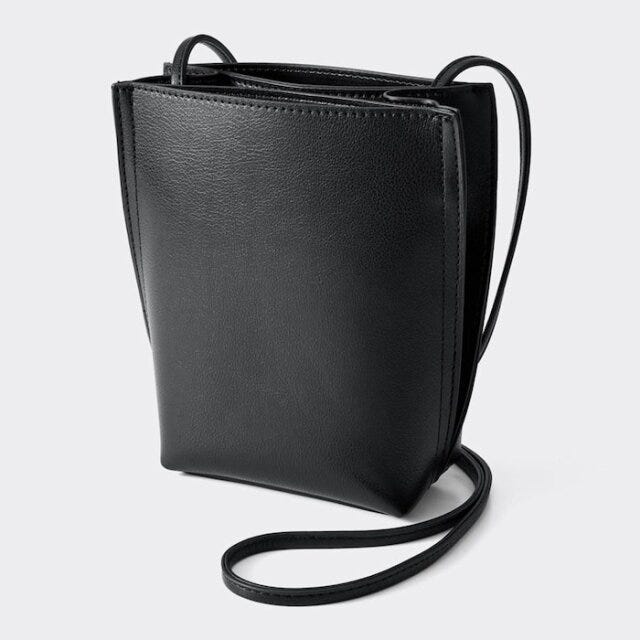 GU　リネンブレンドプルオンンパンツ　抜け感　asuka　イラスト　ライトミニショルダーバッグ