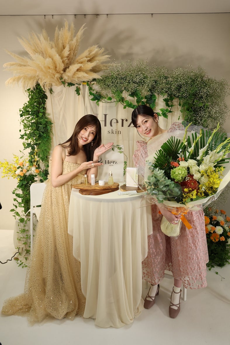 舟山久美子、吉田朱里／写真：Ayami（提供写真）