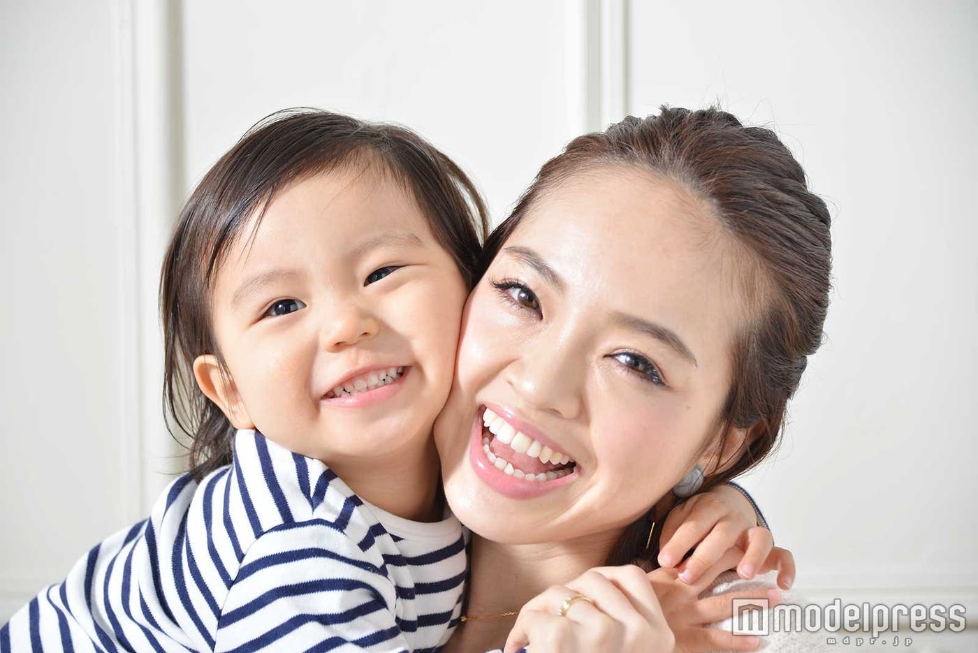 肌が気持ちいいと、肌ギューもたくさん/春名亜美(C)モデルプレス