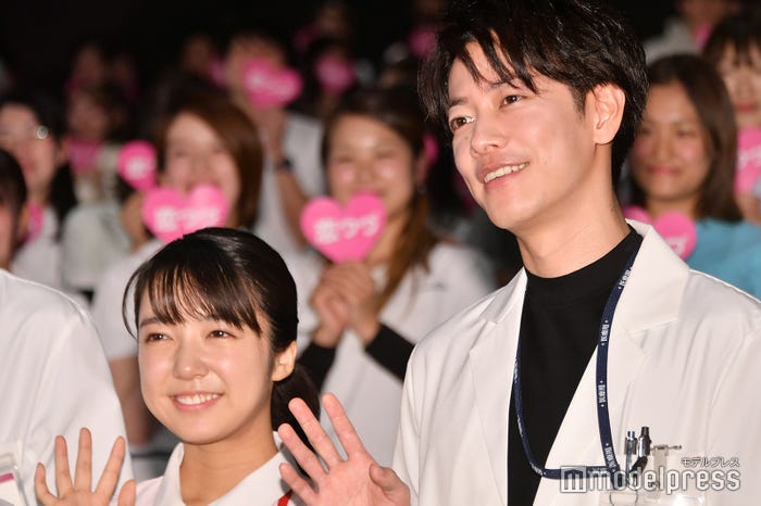 上白石萌音、佐藤健 (C)モデルプレス