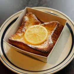 「パンとエスプレッソと」のフレンチトースト・レモン味／画像提供：カルチュア・コンビニエンス・クラブ