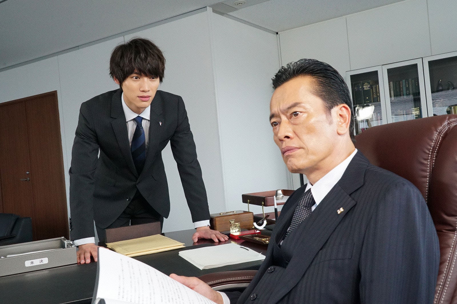 福士蒼汰、遠藤憲一／「愛してたって、秘密はある。」第5話より（画像提供：日本テレビ）