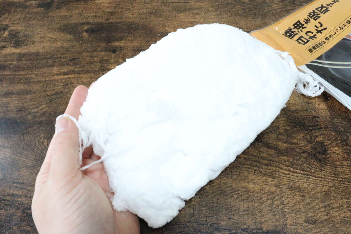 ダイソー 廃油を吸収する白わた ダイソーの廃油を吸収する白わたのビジュアル