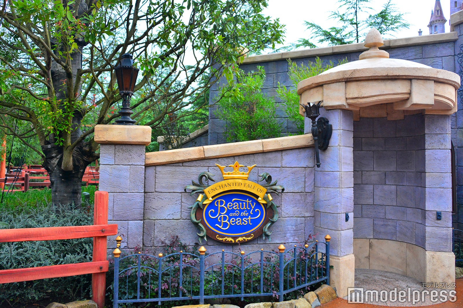 外観／「美女と野獣“魔法のものがたり”」（C）モデルプレス（C）Disney