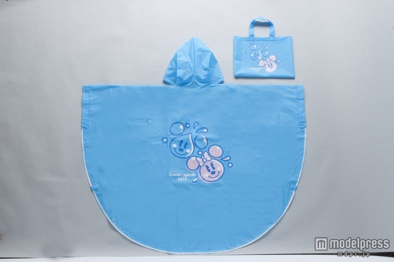 ウォータードロップのモチーフグッズ／ポンチョ＆タオル（両パーク共通）／（C）Disney