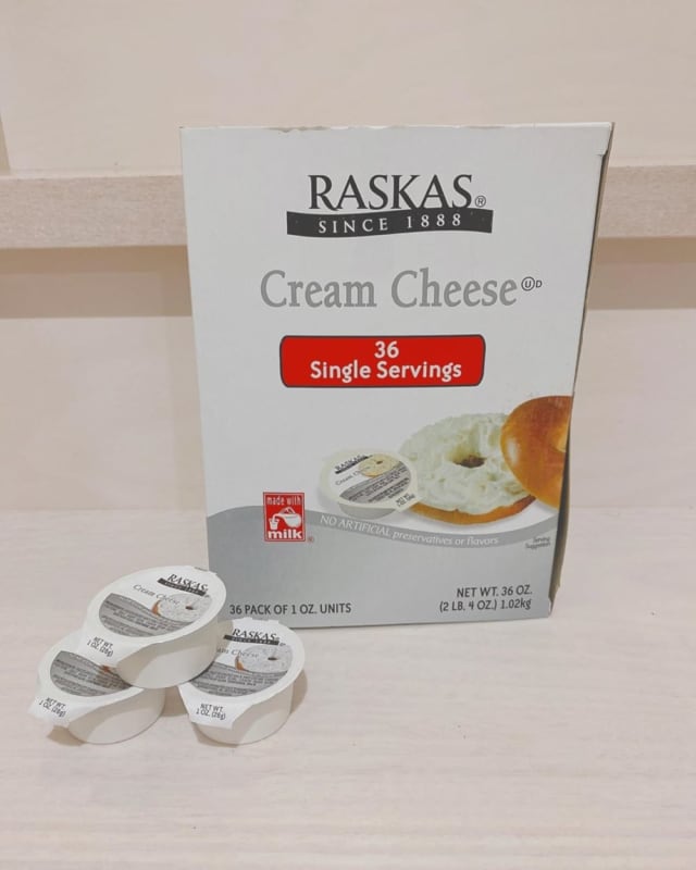 コストコのラスカスクリームチーズポーションを置いている写真