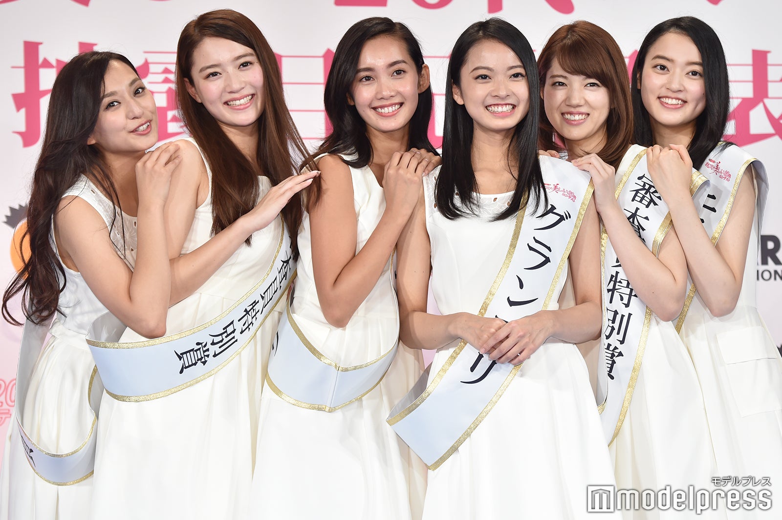 鈴木佳奈さん、豊田百佳さん、遠藤菜摘さん、川瀬莉子さん、吉倉菜美さん、都筑千穂さん （C）モデルプレス