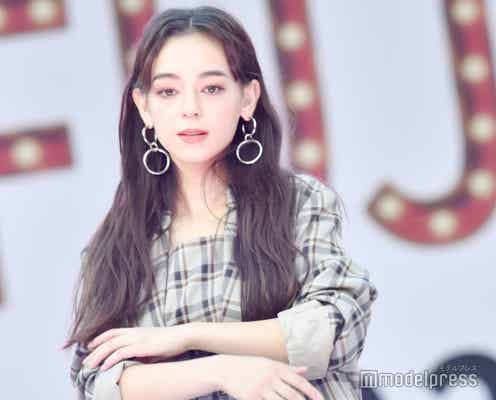 「オオカミくん」世良マリカ、ミニワンピ×ロングブーツで美脚披露<超 FUJI-Q!2020 ~超十代の秋まつり~>