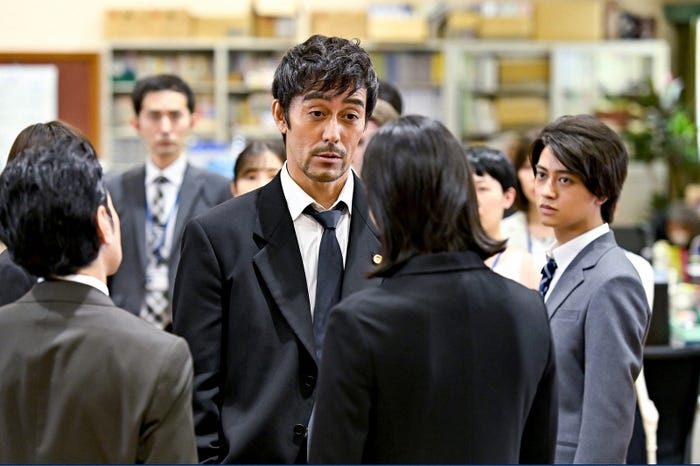 阿部寛、江口のりこ、高橋海人「ドラゴン桜」第2話より(C)TBS