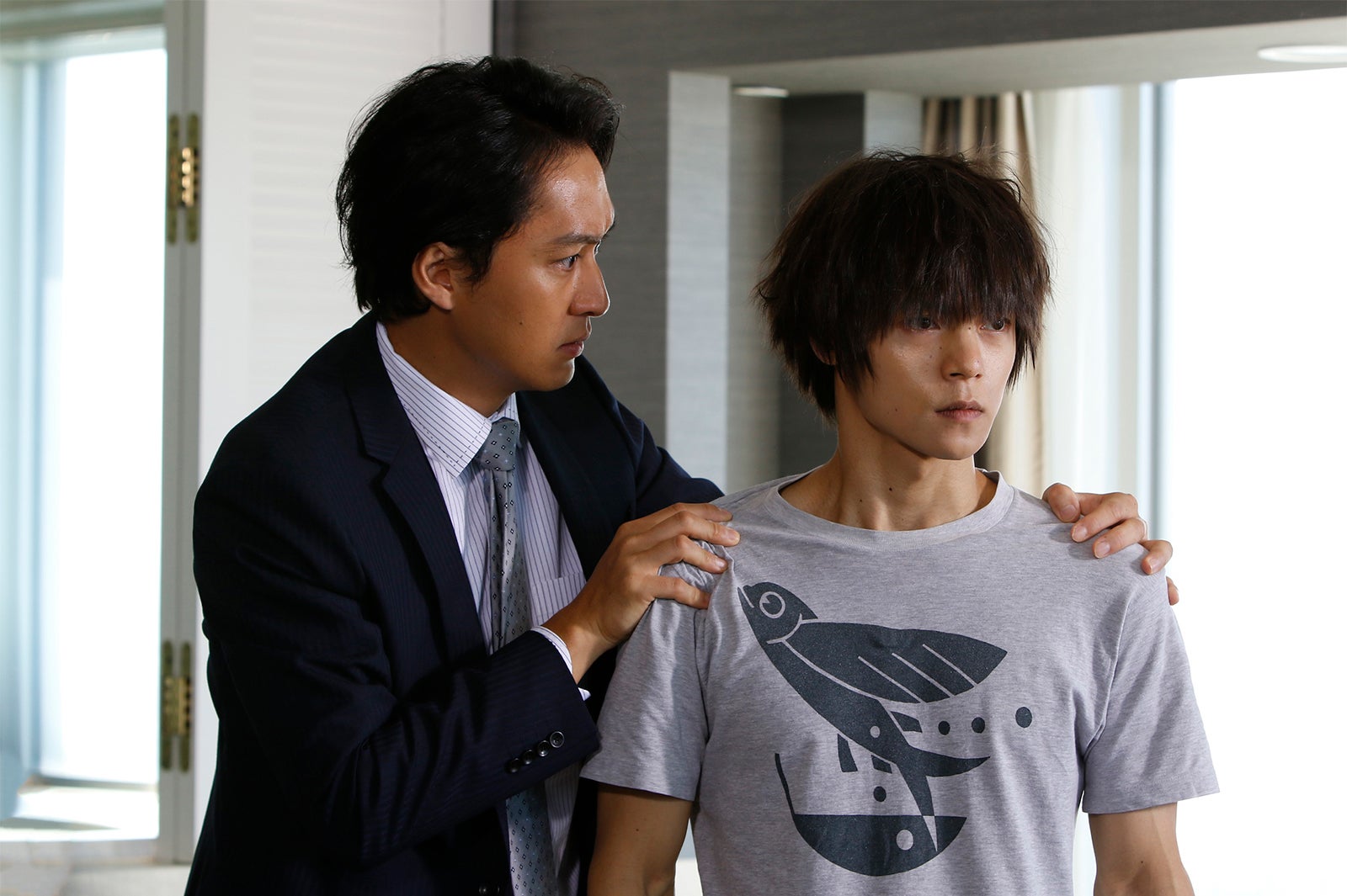 渡辺大、窪田正孝／「ヒモメン」最終話より（C）テレビ朝日