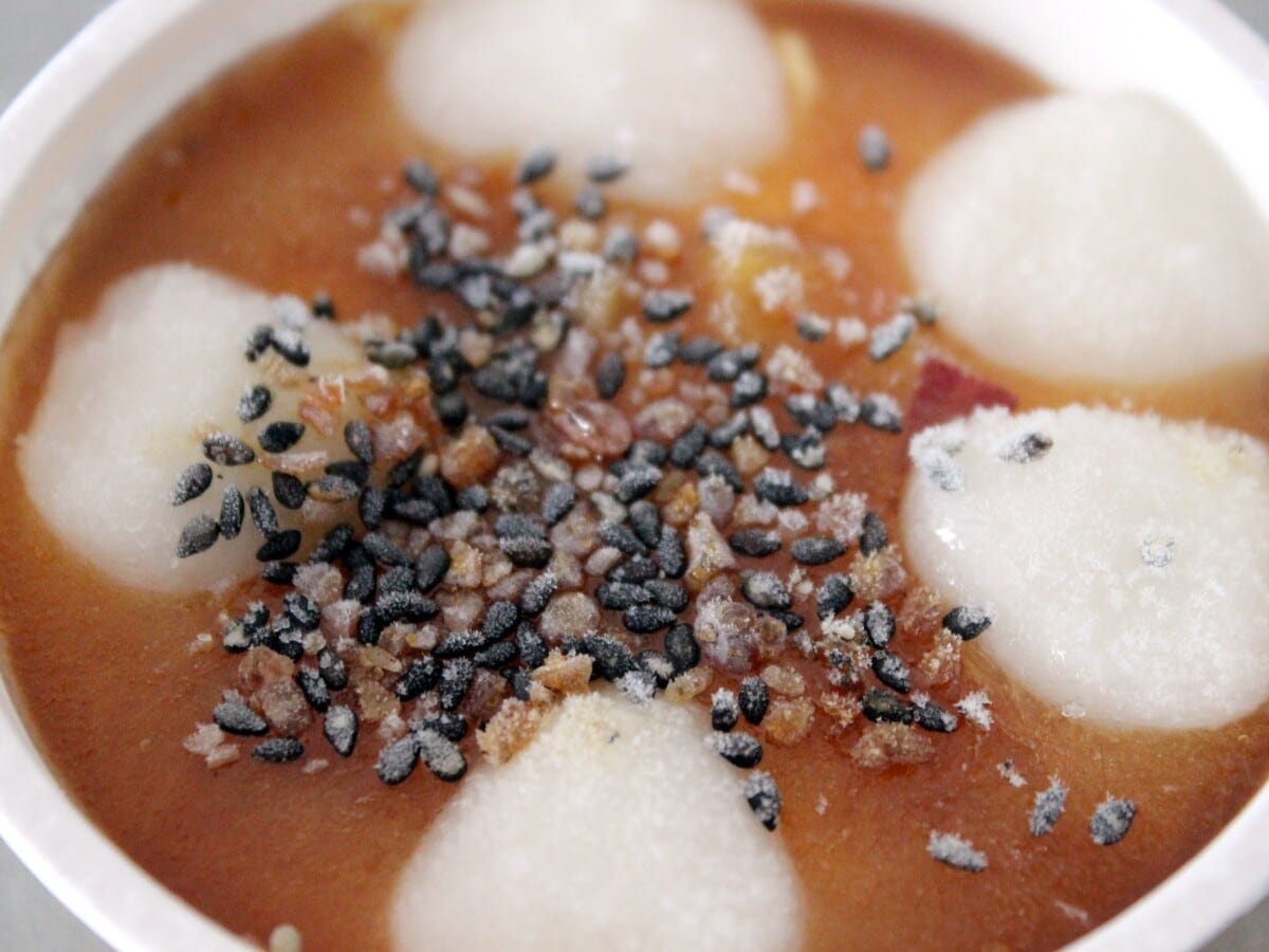 表面の「大学いも蜜」が10％増えて、より大学芋っぽさがアップ