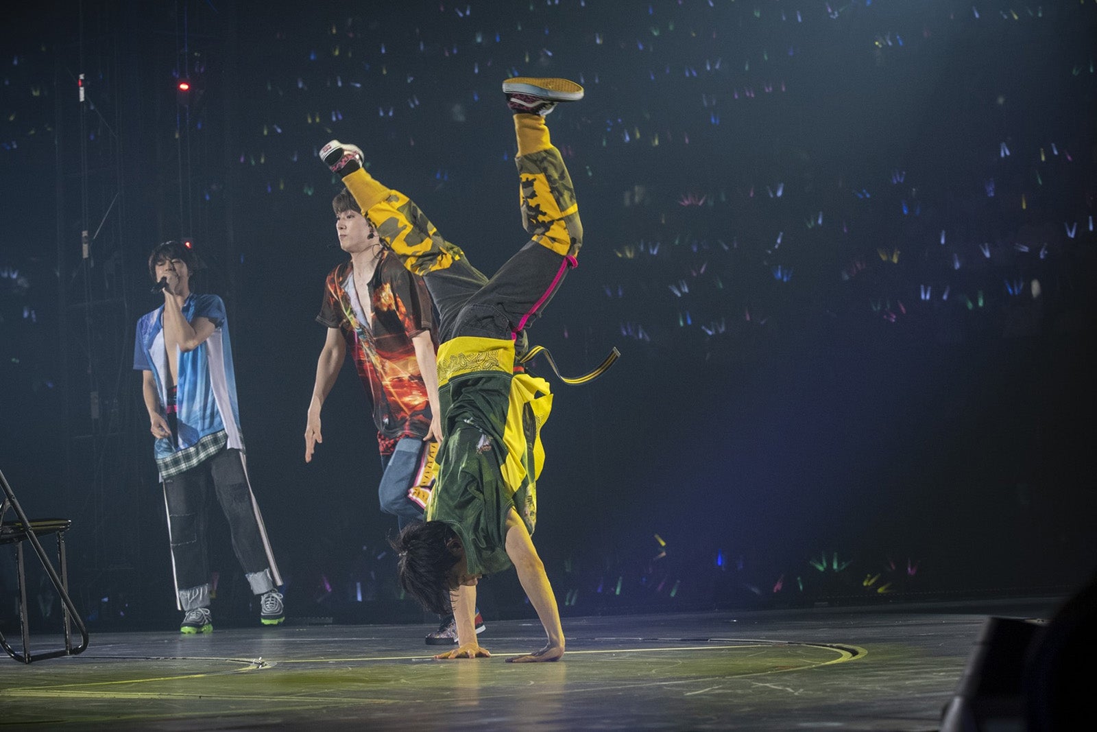 超特急（写真：米山三郎、深野輝美、山下陽子）※独占掲載