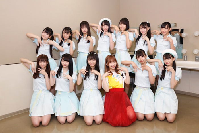 ≠MEと指原莉乃プロデューサー(提供写真)